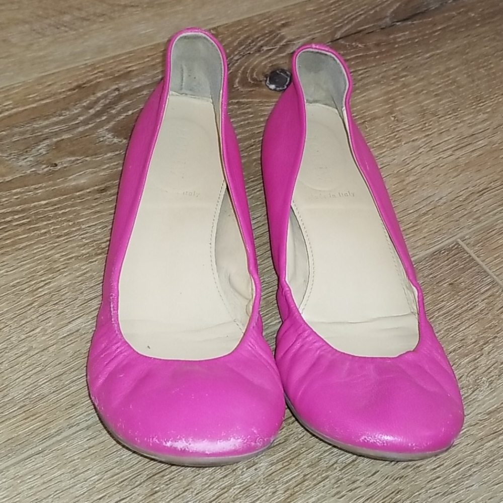 J. CREW ballet flat. Size 9. Majenta color.